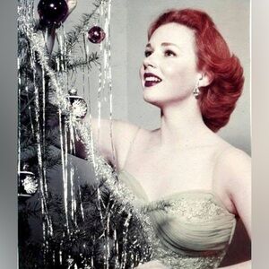 Vintage Aluminum Tin Shabby Chic Retro Bow Wall Hanger for Jewelry Display